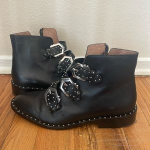 Gianni Bini Women’s 8M Black Studded Ankle Boots